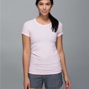 Lululemon Run: Swiftly Tech Short Sleeve Crew
Heathered Strawberry Milkshake